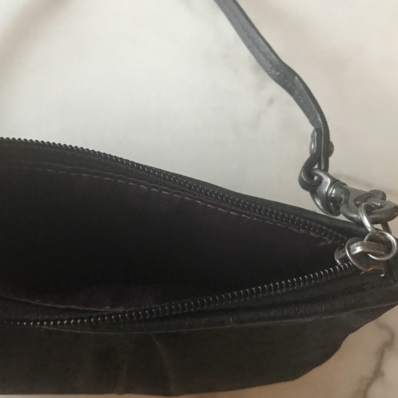 Coach wristlet accessory | blk w/ metallic stitch - Picture 4 of 4